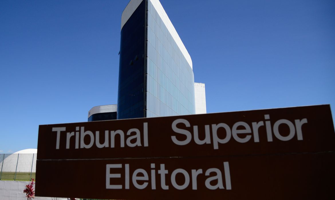 TSE marca julgamento de registros dos candidatos à Presidência