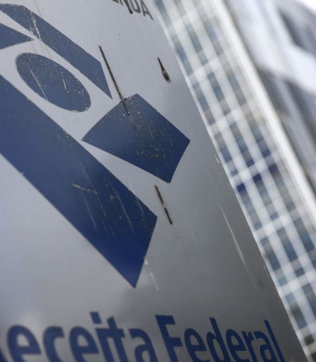 Receita paga nesta segunda último lote de restituição do IR 2026