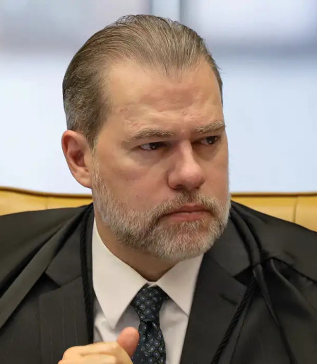 Dias Toffoli libera campanha de Renan Santos pela internet