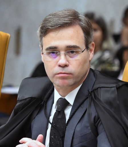 Mendonça quer levar ao plenário diálogos atribuídos a Vorcaro e Moraes