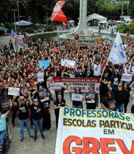 Professores de escolas particulares do Rio fazem greve de 24 horas