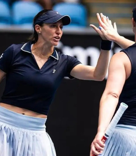 Dupla de Luisa Stefani vence estreia e avança à 2ª rodada do US Open