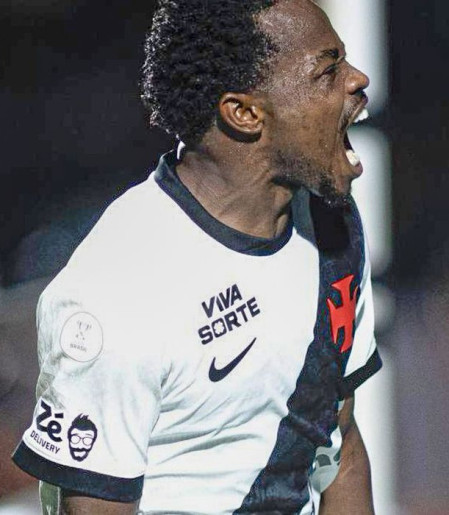 Vasco e Palmeiras avançam e se enfrentam na semi da Copa do Brasil