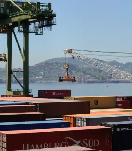 Balança comercial tem superávit de US$ 7,4 bilhões em agosto