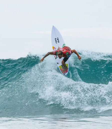 WSL exclui etapa de Abu Dhabi do circuito mundial de surfe deste ano