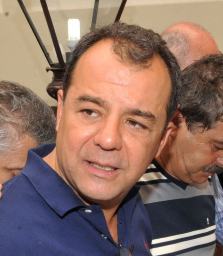 Cabral é condenado por esquema de regalias durante prisão no Rio