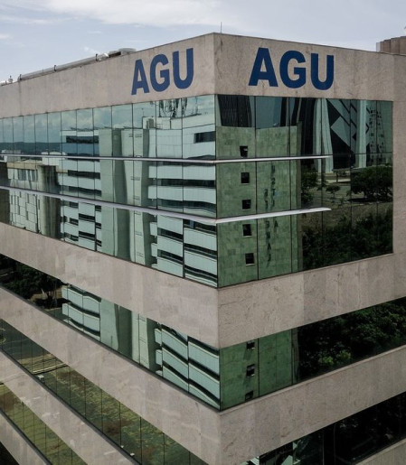 AGU pede suspensão imediata do afastamento de diretor-geral da PF