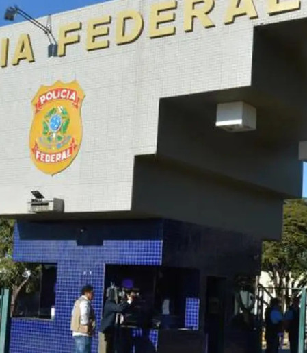 Delegados criticam afastamento de chefe da PF por decisão monocrática