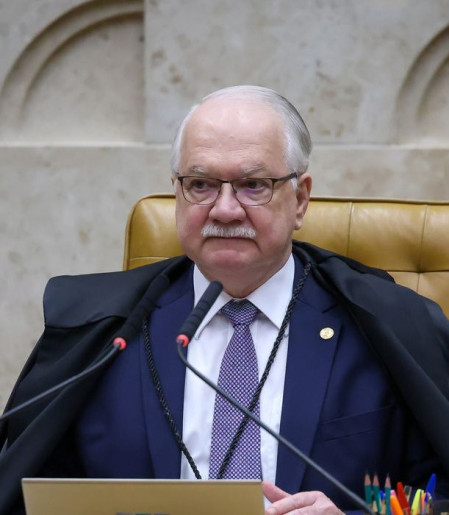 Fachin suspende decisões de Mendonça e Dino sobre diretor da PF 