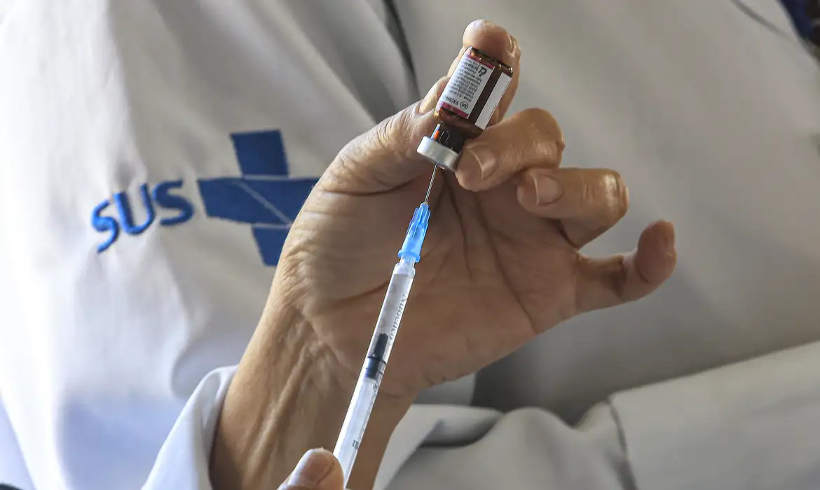 Anvisa amplia indicação de vacina contra meningite 