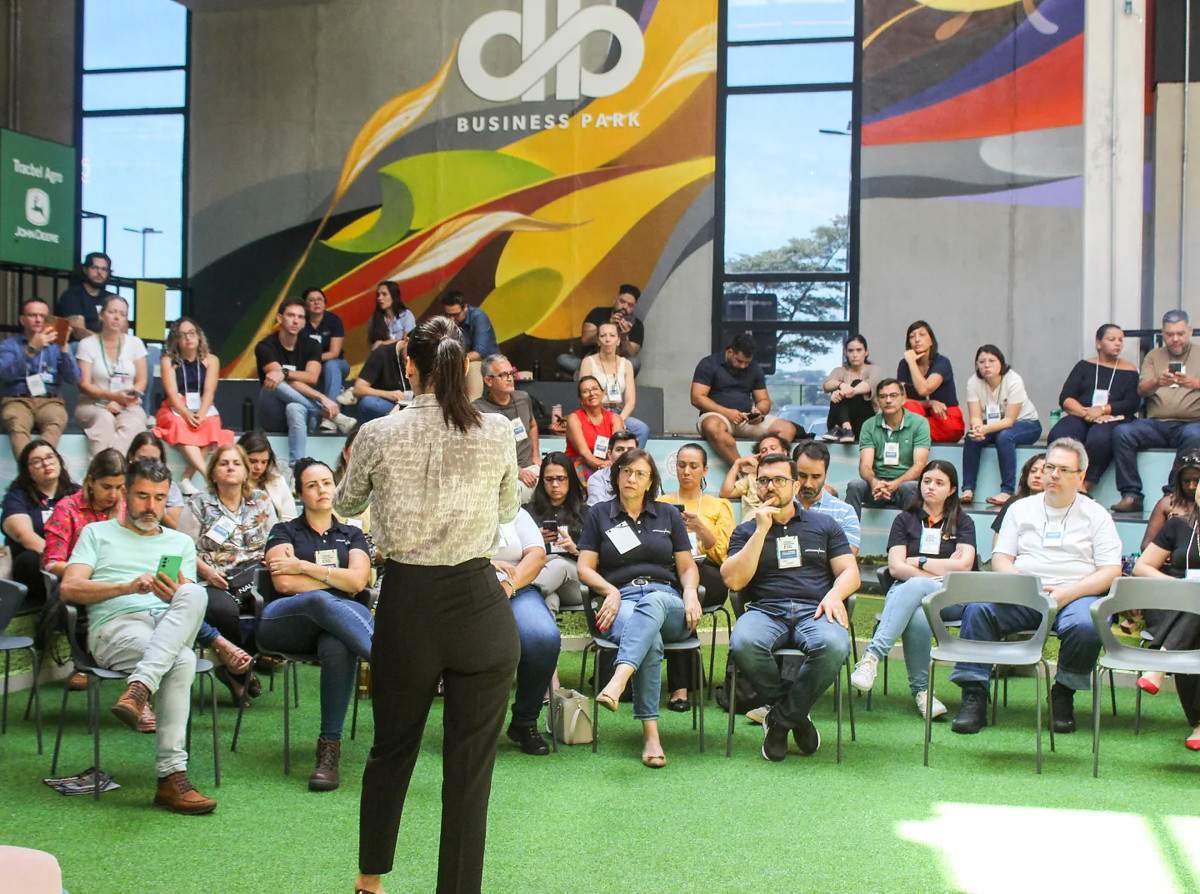 Público participa de edição anterior do Fórum ESG 360 para discutir estratégias e impacto dos investimentos 