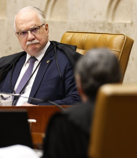 Ex-ministros e sociedade civil divulgam carta em apoio a Fachin 
