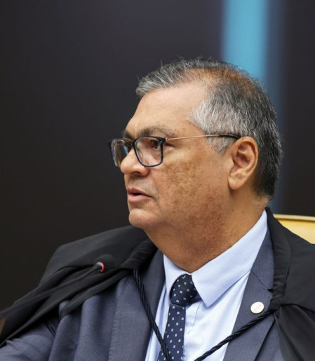 Dino determina fim do sigilo de investigações sobre o filme Dark Horse