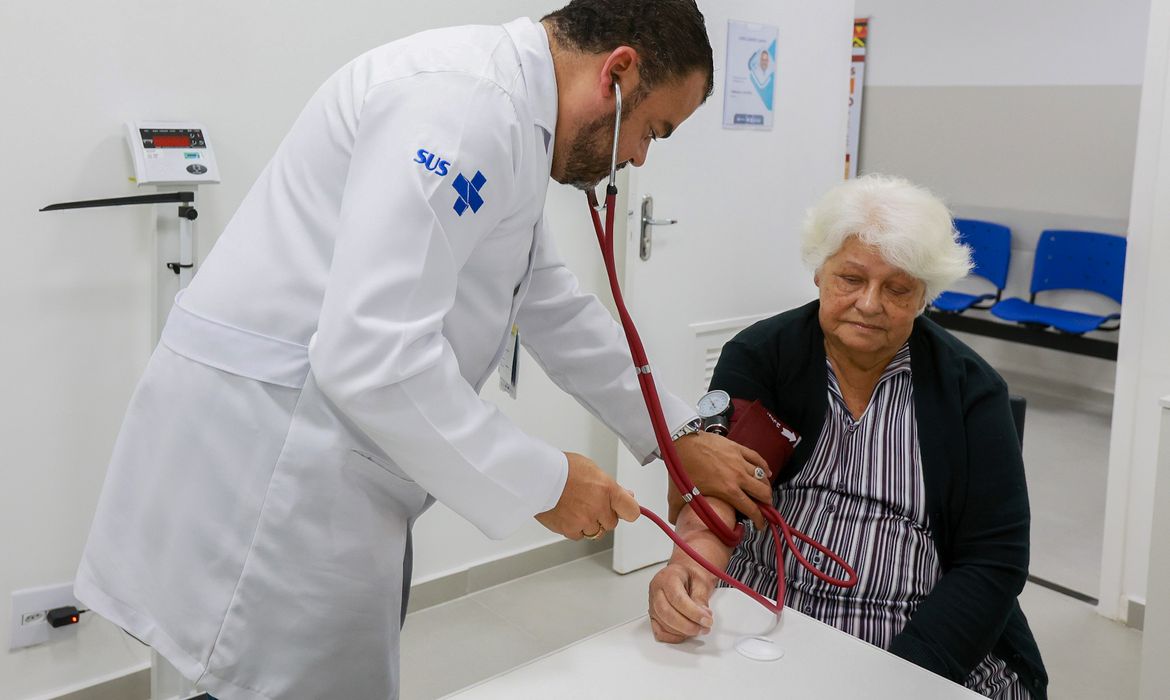 Prova que avalia formação médica ocorre neste domingo em todo país