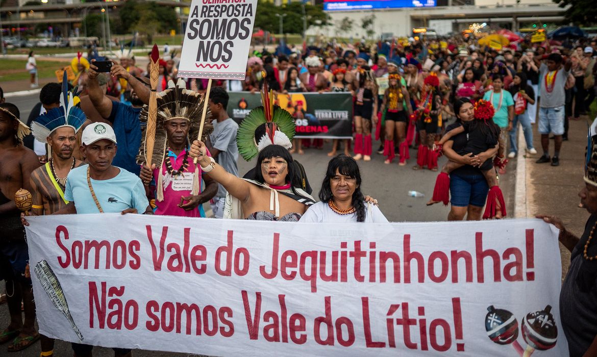 Maioria dos projetos no Congresso ameaçam indígenas, diz pesquisa