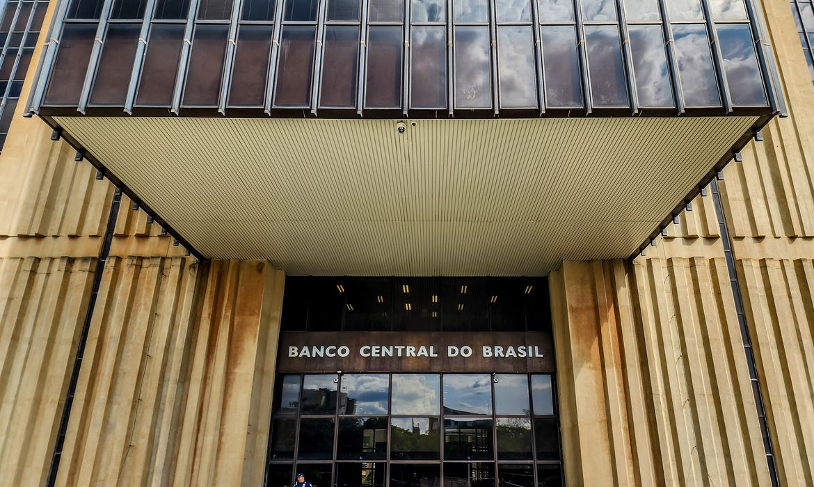BC reduz juros básicos para 13,75% ao ano
