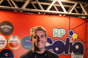 Cristiano Rezende, organizador do RP Folia, celebra o axé