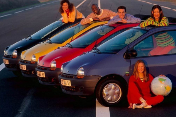 Renault Twingo: o pequeno carro que marcou época no Brasil