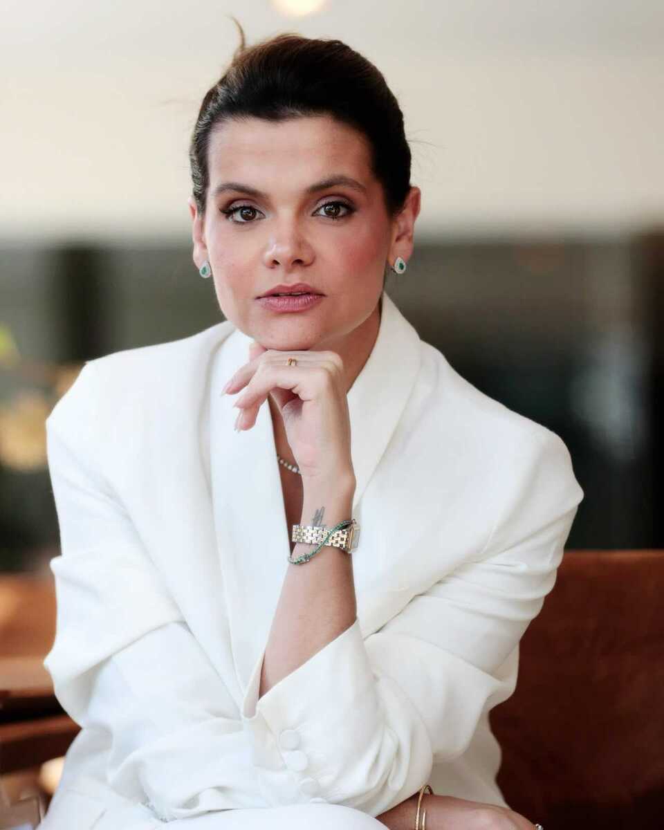 Paola Bittencourt Batista, é advogada