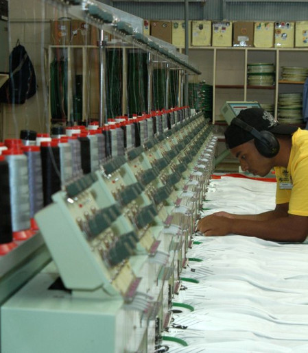 Economia recua 0,4% na passagem de junho para julho, estima FGV