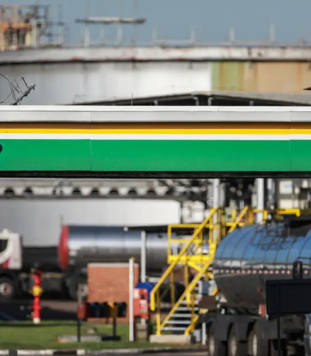 Petrobras aumenta diesel, mas subsídio mantém valor final; entenda