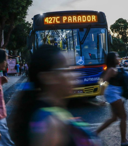 Pesquisa aponta que solidão e exaustão ampliam abstenção nas urnas
