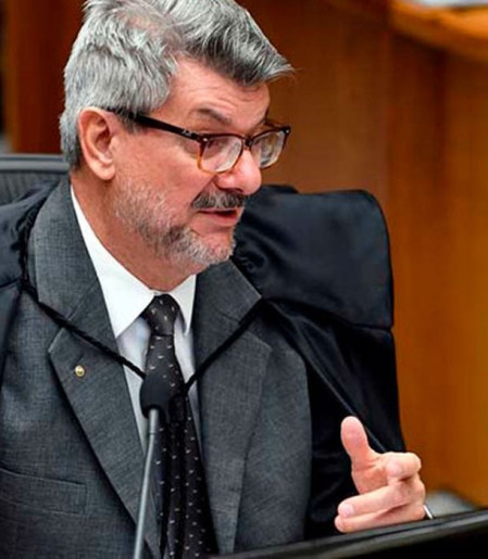 AGU pede ao STF perda do cargo de ministro acusado de assédio