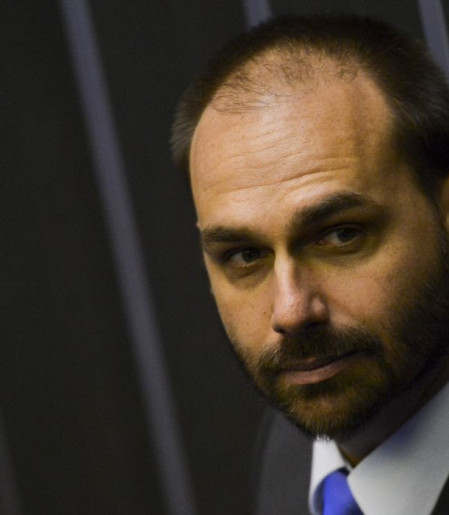 Ministério da Justiça demite Eduardo Bolsonaro por abandono de cargo