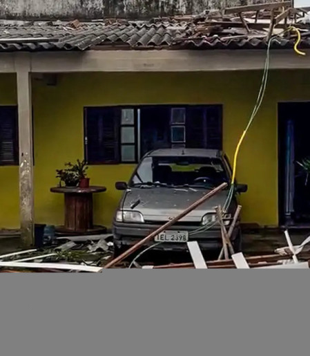 Quatro pessoas estão desaparecidas no RS após temporal