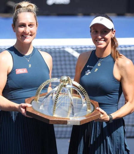 Stefani é bicampeã de duplas do SP Open, o 1º ao lado de Dabrowski