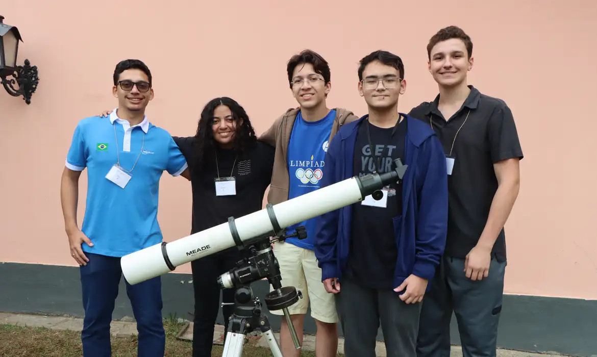 Olimpíada de Astronomia no Vietnã tem cinco estudantes brasileiros