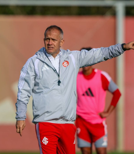 Internacional contrata técnico Eduardo Baptista até o fim da temporada