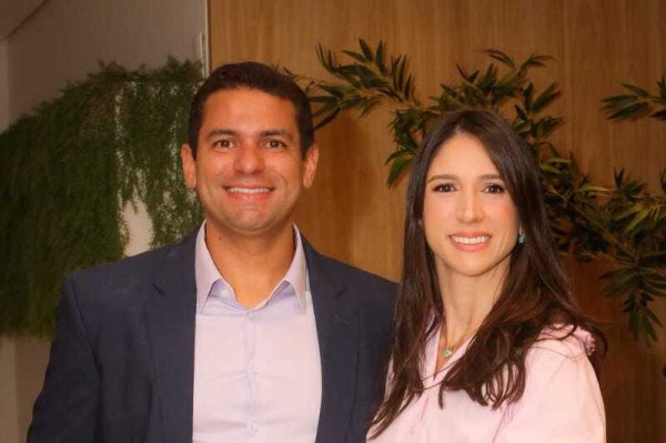 Marcelo Soeiro e Carolina Antoniazzi - Divulgação