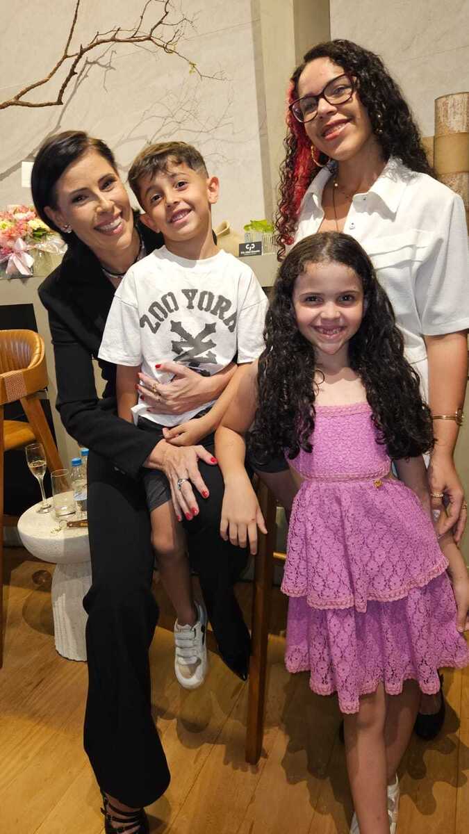 Luciana Prates e seus filhos