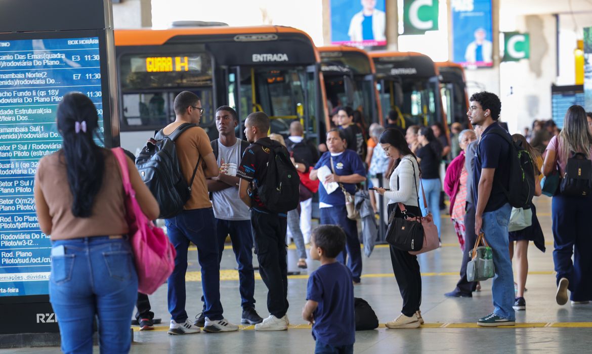 Transporte e insegurança fazem 40% das mulheres desistirem de emprego