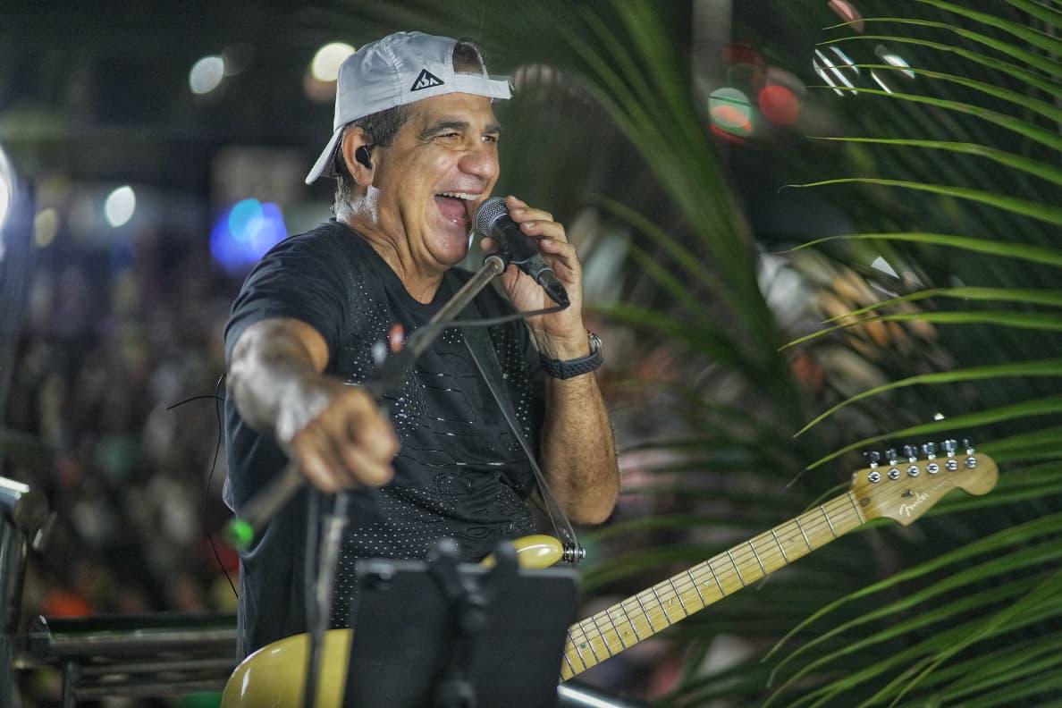 Durval Lelys fará três horas de show no RP Folia