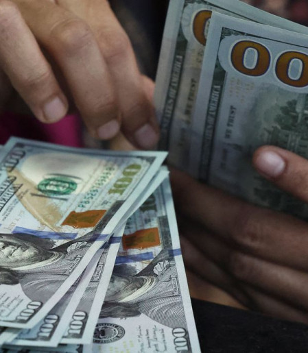 Dólar sobe para R$ 5,22 e atinge maior nível desde março