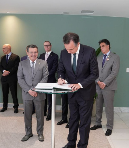 Rodrigo Pacheco toma posse como ministro do TCU
