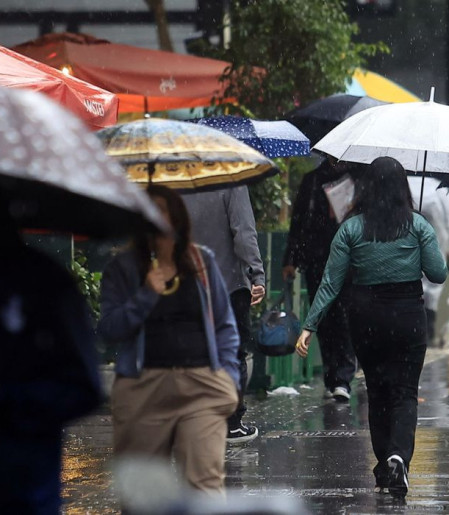 Centro-Oeste e Sudeste do país têm chuva com rajadas de vento