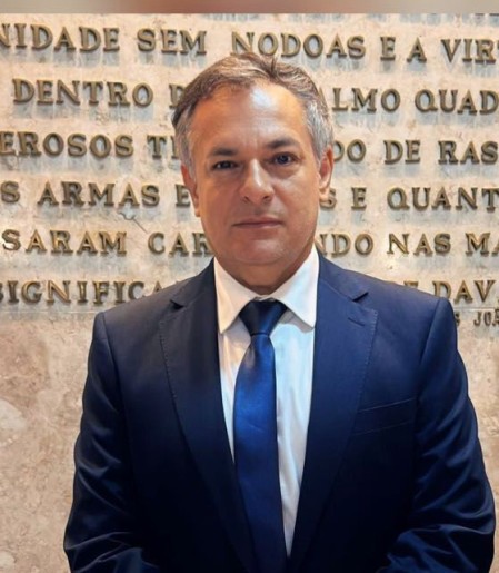 José Ricardo Costa Marques Corbelino, advogado