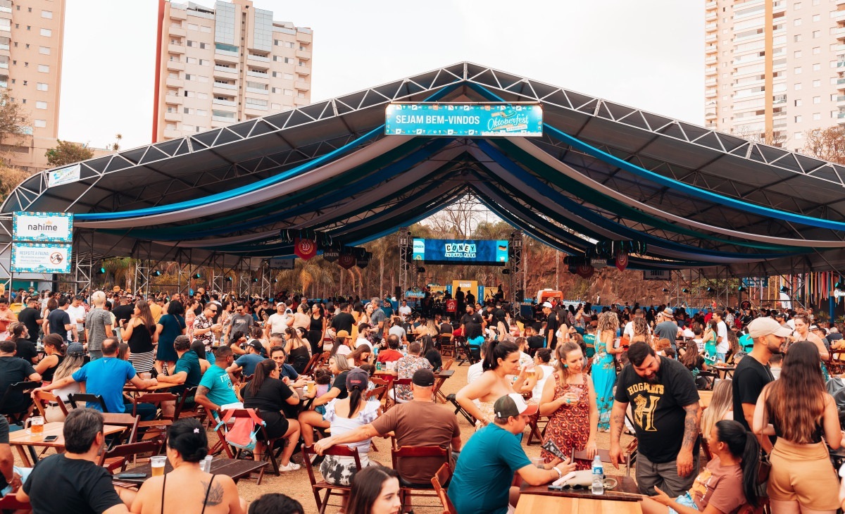 Oktoberfest reúne gastronomia, cervejas artesanais e música