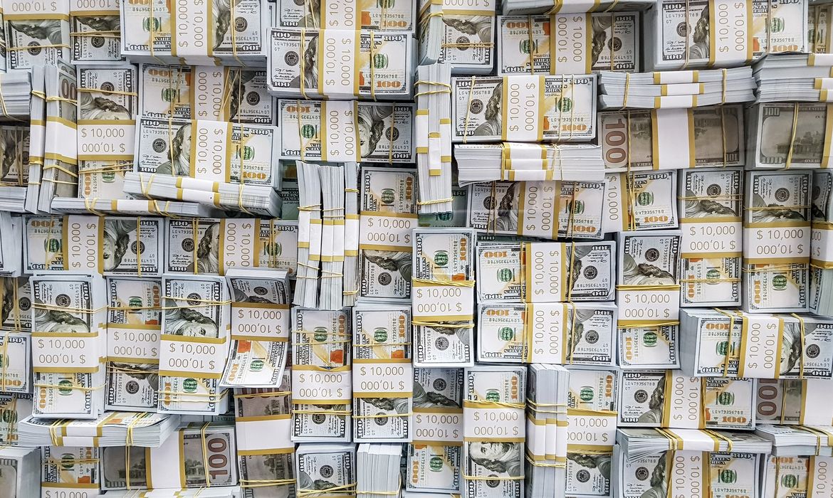 Dólar fecha acima de R$ 5,22 em dia de mal-estar global