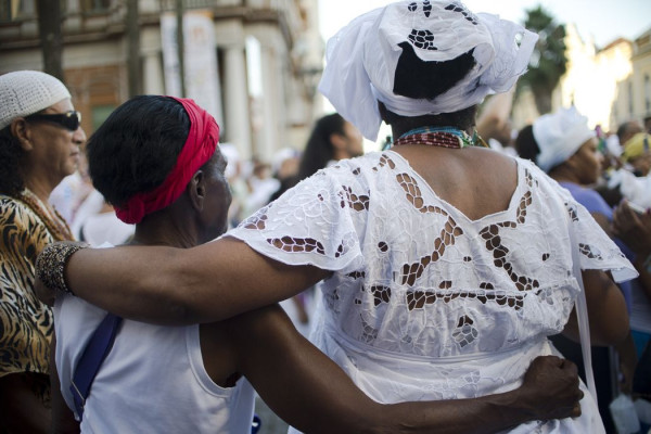 Ataques a símbolos religiosos reacendem debate sobre intolerância