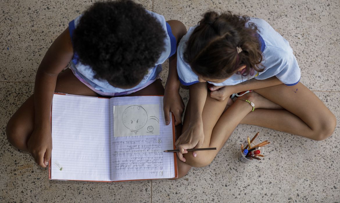 Educação antirracista avança nas escolas nos últimos dois anos