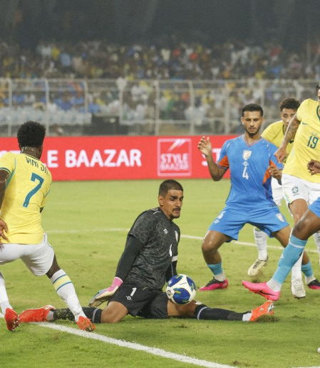 Em ritmo de treino, Brasil vence a Índia em Calcutá: 4 a 0