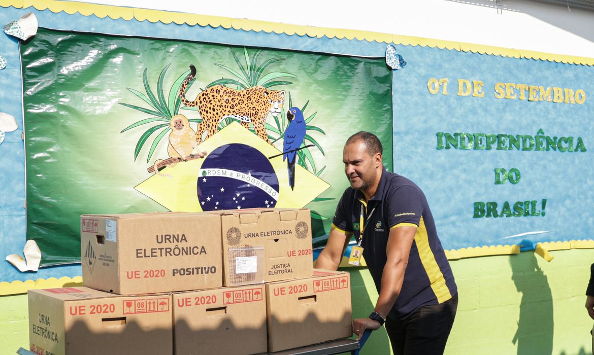 Solicitou voto em trânsito? Saiba como verificar onde votar