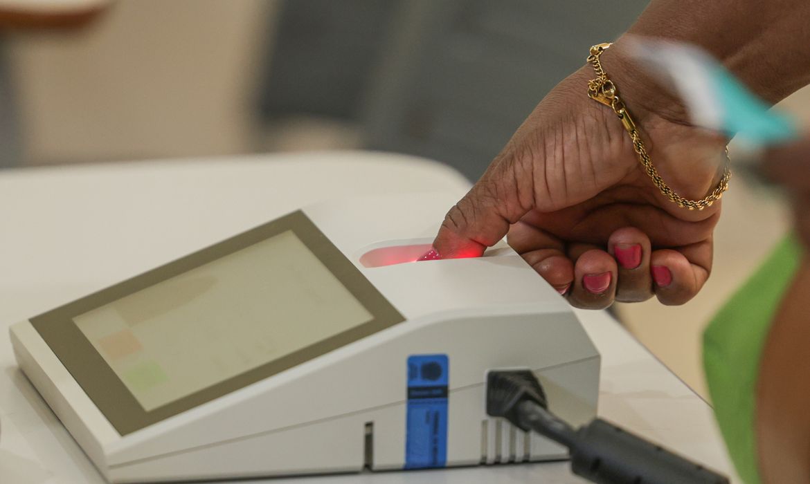 Sobe para 1.543 número de urnas substituídas no primeiro turno 