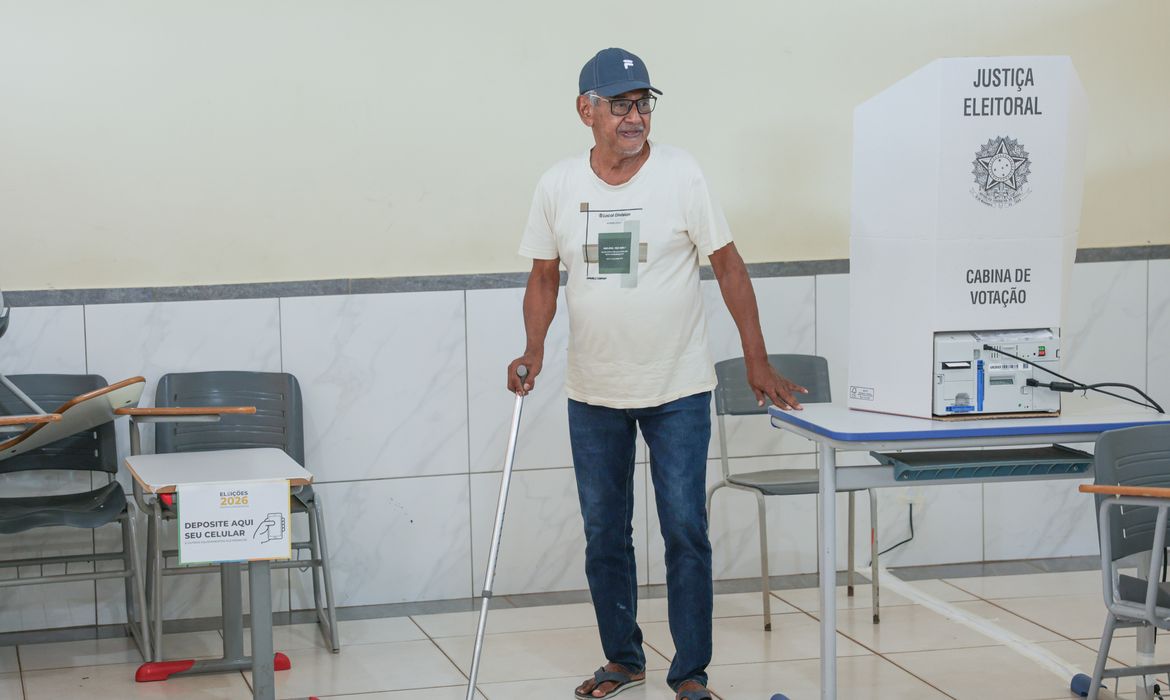 Idosos superam dificuldades e ressaltam importância do voto