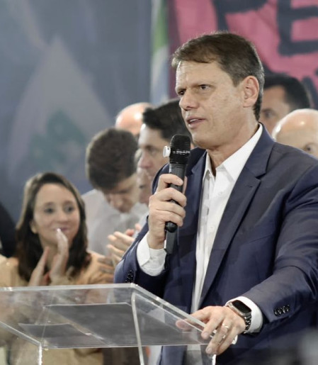 Tarcísio é reeleito governador de São Paulo