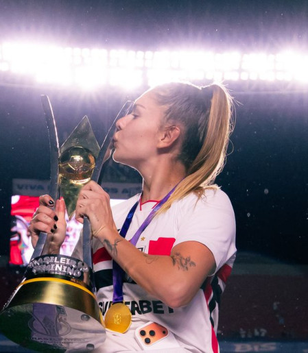 Campeã do Brasileirão, Carol Gil é convocada para amistosos da seleção
